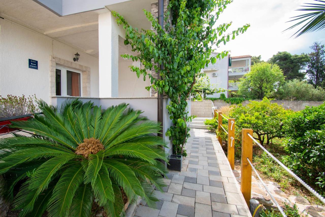 Apartments Alisa Бродарица Экстерьер фото