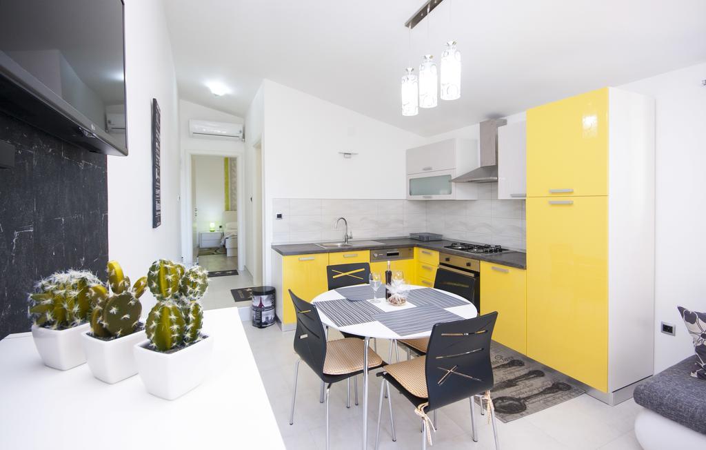 Apartments Alisa Бродарица Экстерьер фото